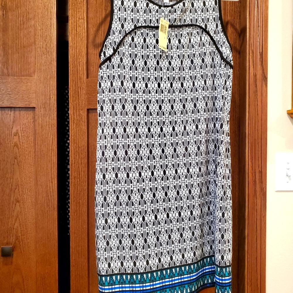 Max Studio dress NWT soft, pretty geometric design. Dress up or down.